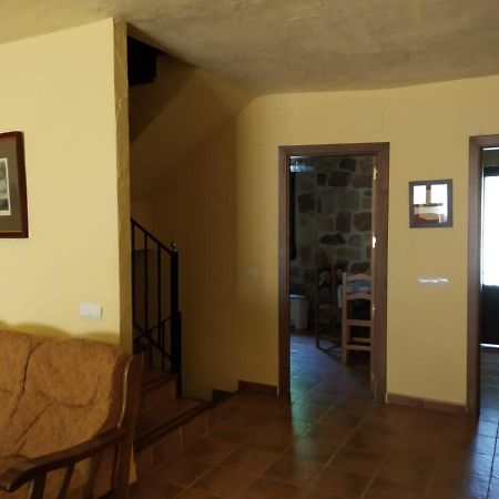 Villa Viv. De Uso Turístico Fuente el Tejo - Casa Ana Burgohondo Exterior foto