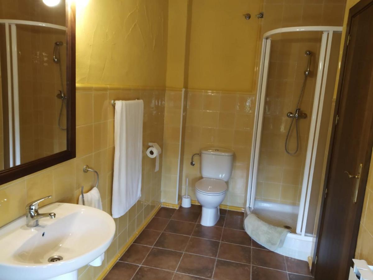 Villa Viv. De Uso Turístico Fuente el Tejo - Casa Ana Burgohondo Exterior foto