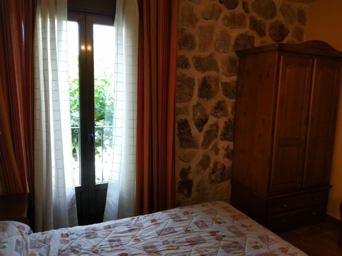 Villa Viv. De Uso Turístico Fuente el Tejo - Casa Ana Burgohondo Exterior foto